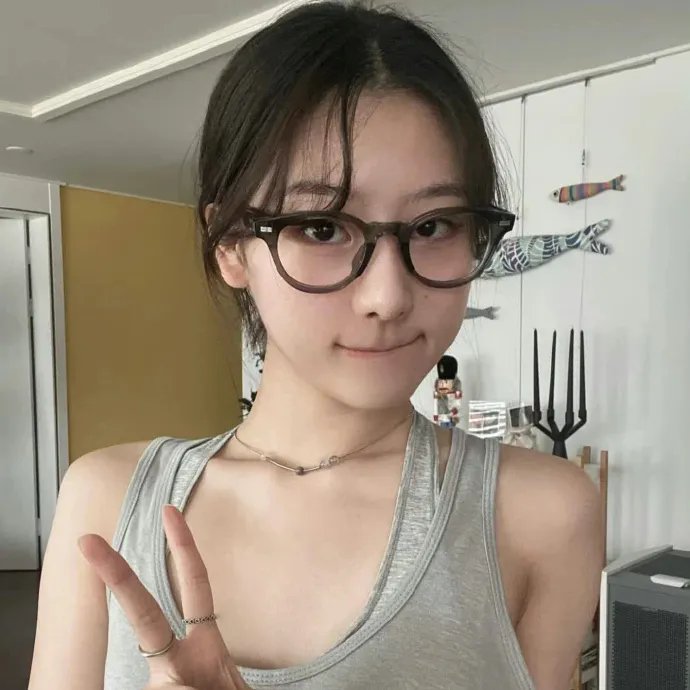 笼中女